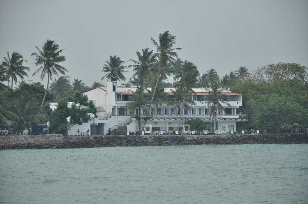 Goviyapana Beach Hotel Ahangama Exteriör bild